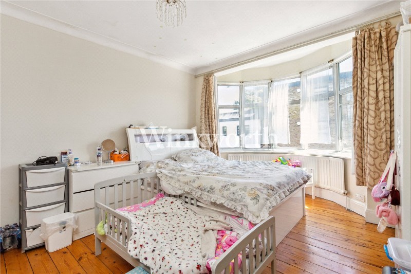 Ewart Grove, London, N22