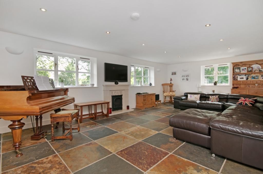 3 bedroom property for sale in Bullington Lane, Sutton Scotney, SO21