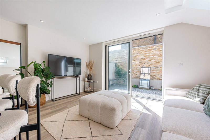 Purves Road, London, NW10