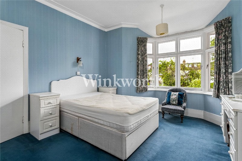 Caversham Avenue, London, N13