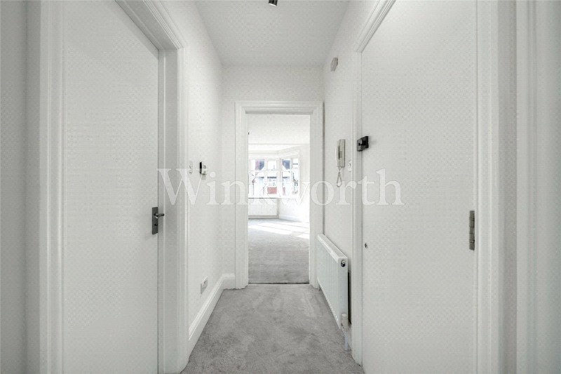 Ravenscroft Avenue, London, NW11