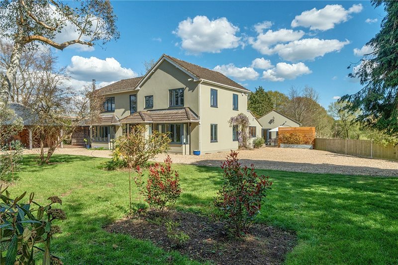 Farnham Road, Sleaford, Hampshire, GU35