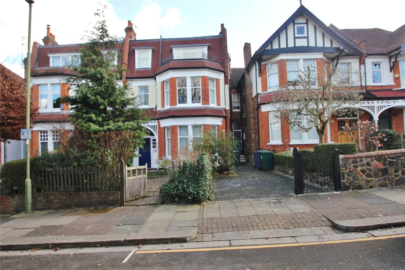4 bedroom property for sale in Park View Road, Finchley, London, N3