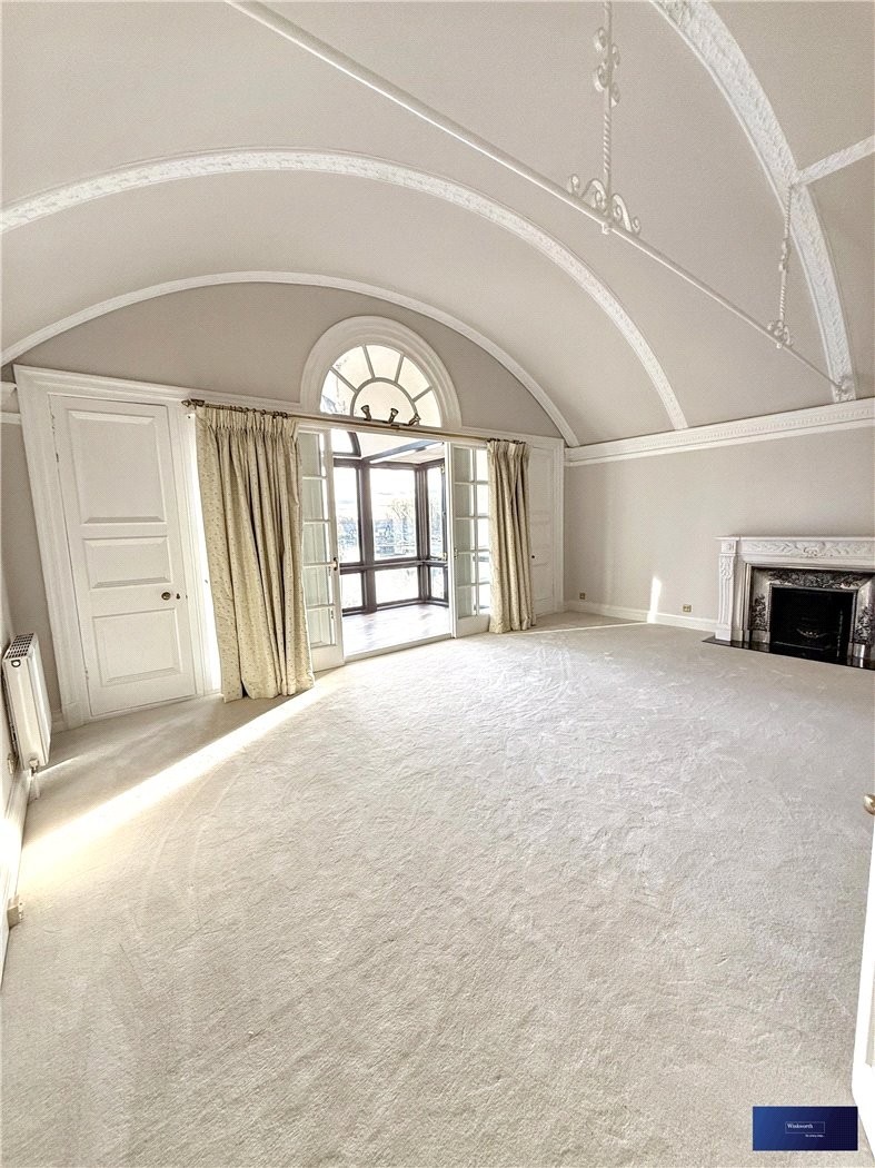 Russell Road, Shepperton, Surrey, TW17