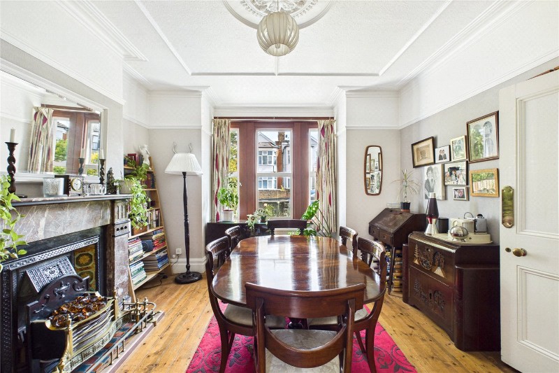 Salford Road, London, SW2