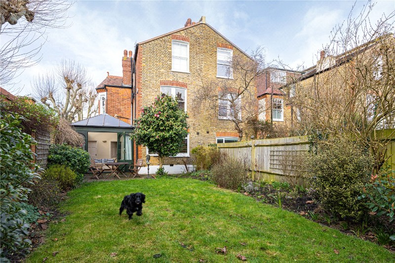 Howards Lane, London, SW15