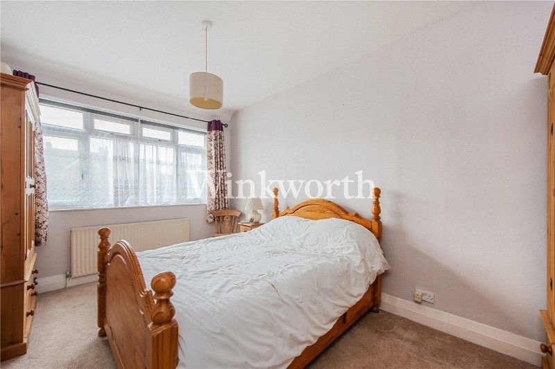 River Avenue, London, N13