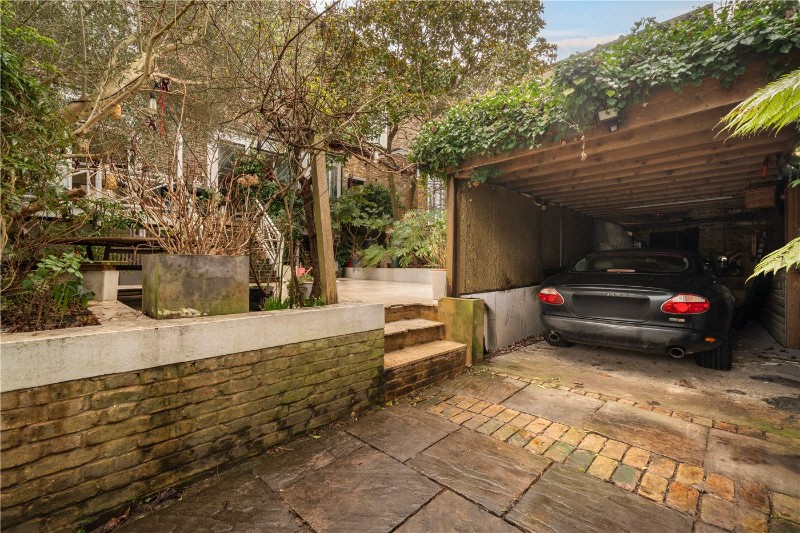 Putney Hill, London, SW15