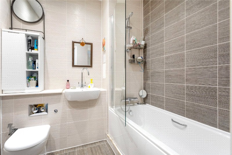 Tryon Crescent, London, E9