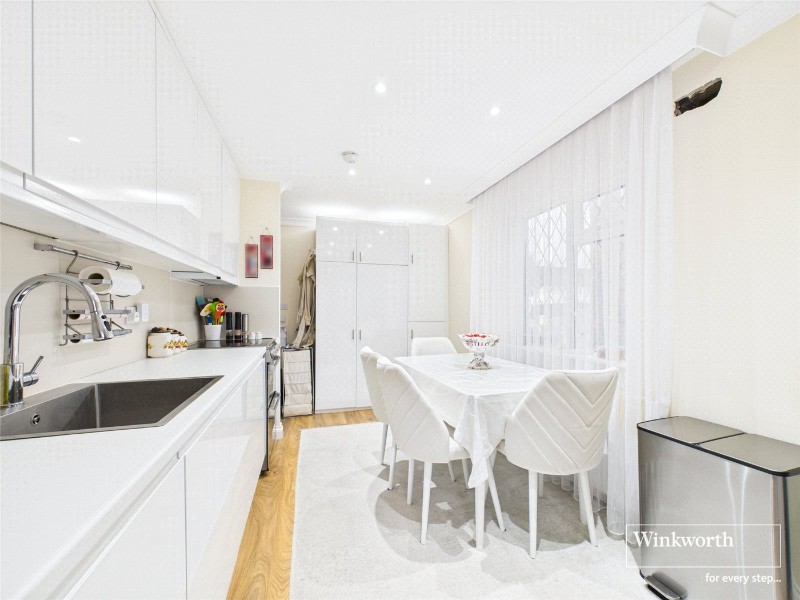 Sturgess Avenue, London, NW4