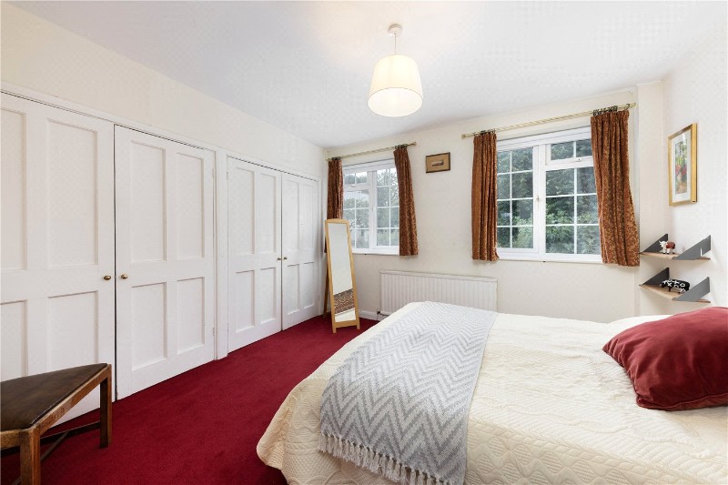 Lavington Stables, Vandyke Close, London, SW15