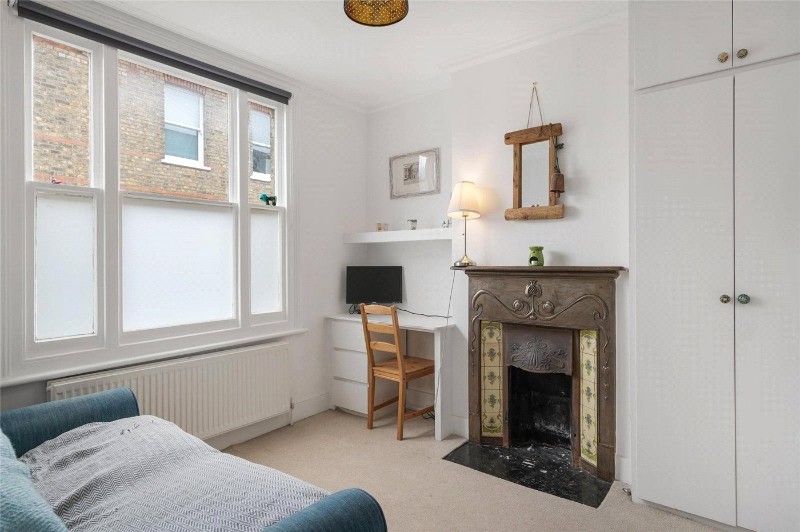 Carberry Road, London, SE19