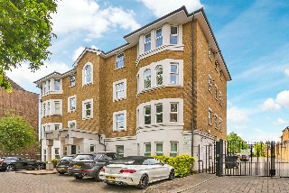 Clarence Mews, London, SW12