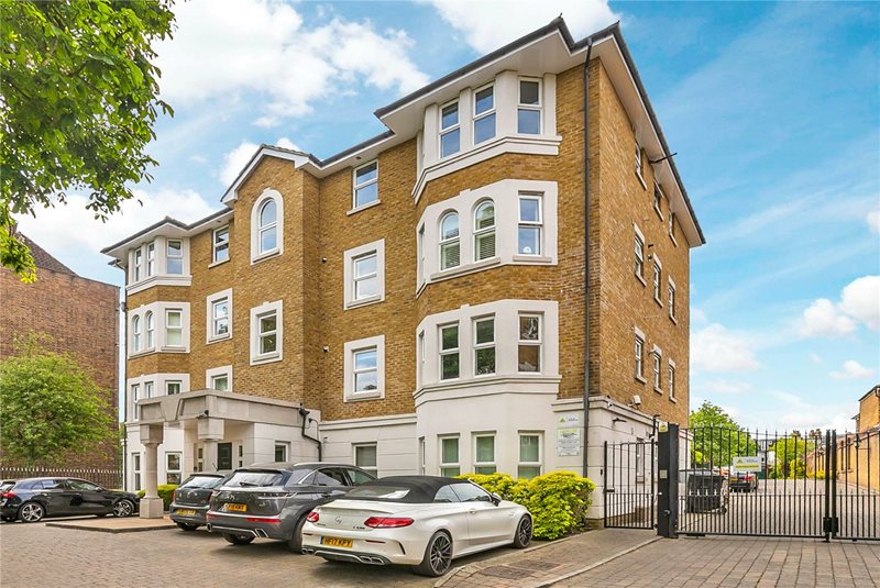 Clarence Mews, London, SW12