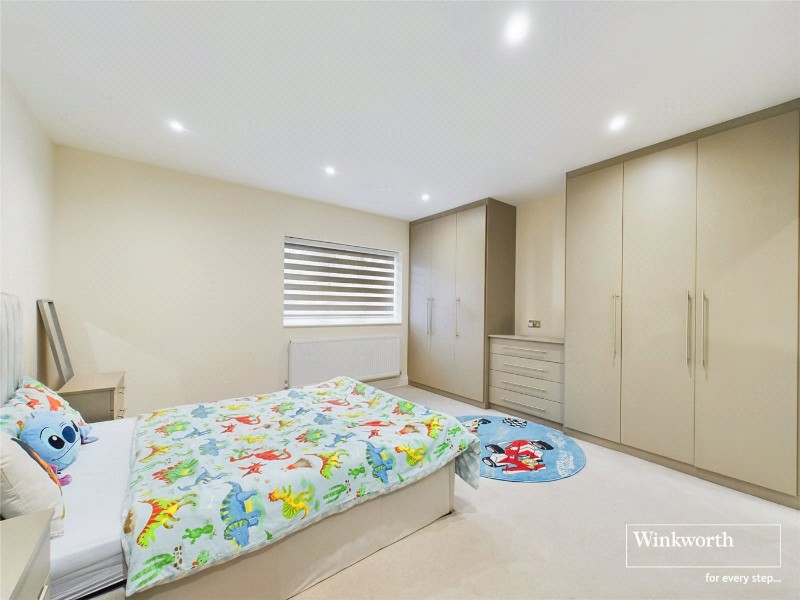 Queens Way, Hendon, London, NW4