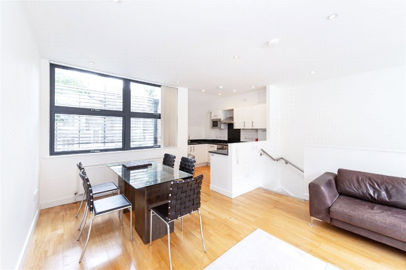 Ingle Mews, London, EC1R