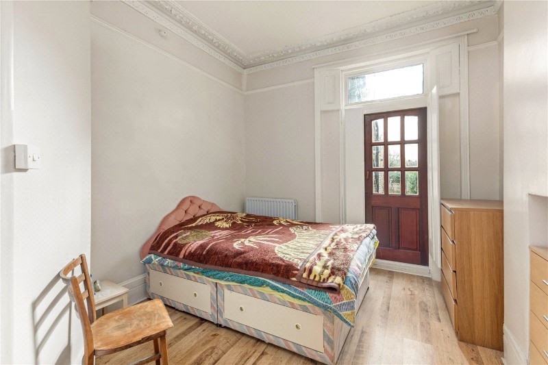 Clissold Crescent, London, N16