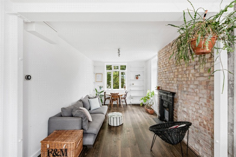 Shacklewell Lane, London, E8