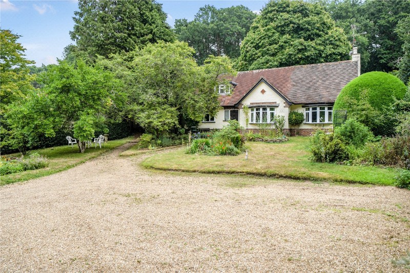 Hale House Lane, Churt, Farnham, Surrey, GU10