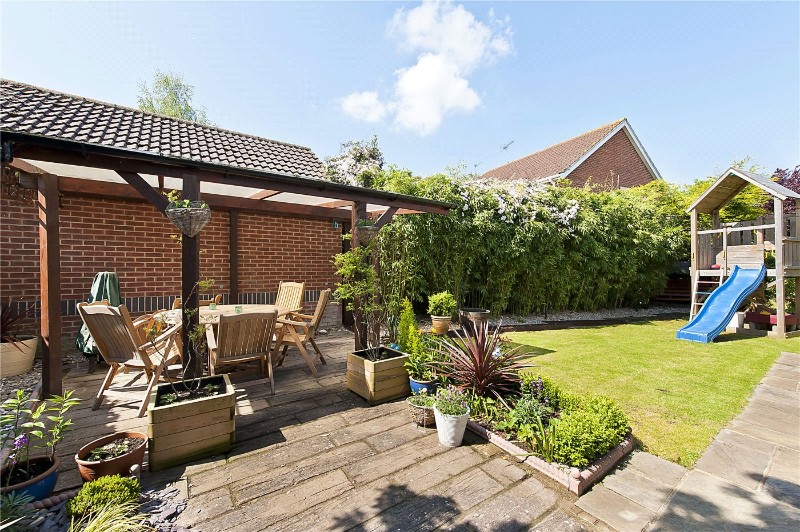 Saint Andrews Gardens, Cobham, Surrey, KT11