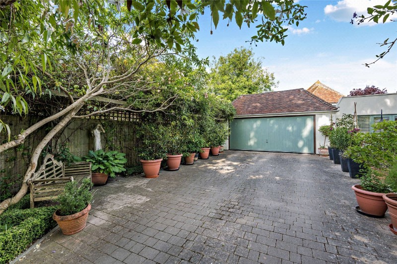 Linden Grove, Canterbury, Kent, CT2