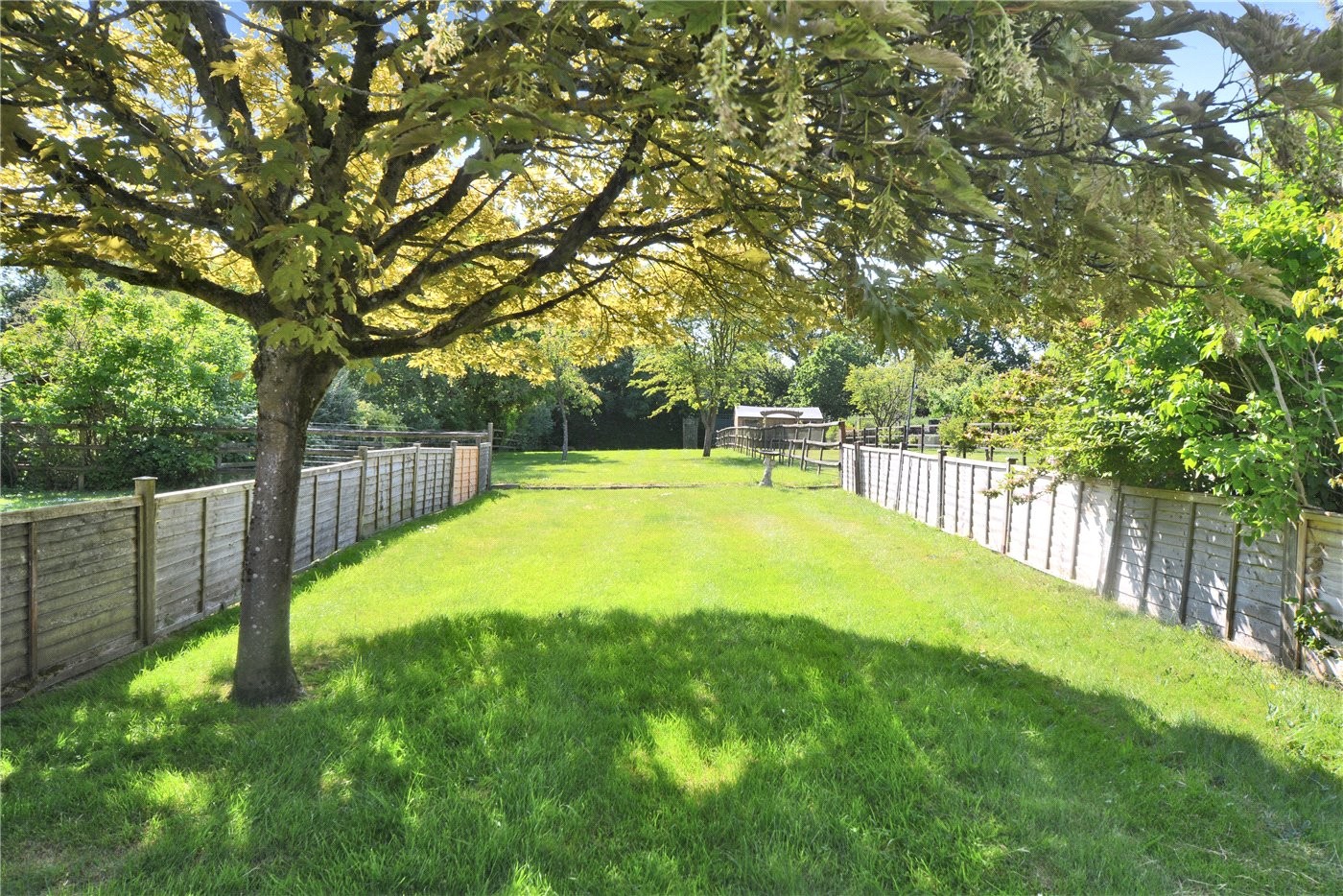 3 bedroom property for sale in Chipstead Way, Banstead, Surrey, SM7