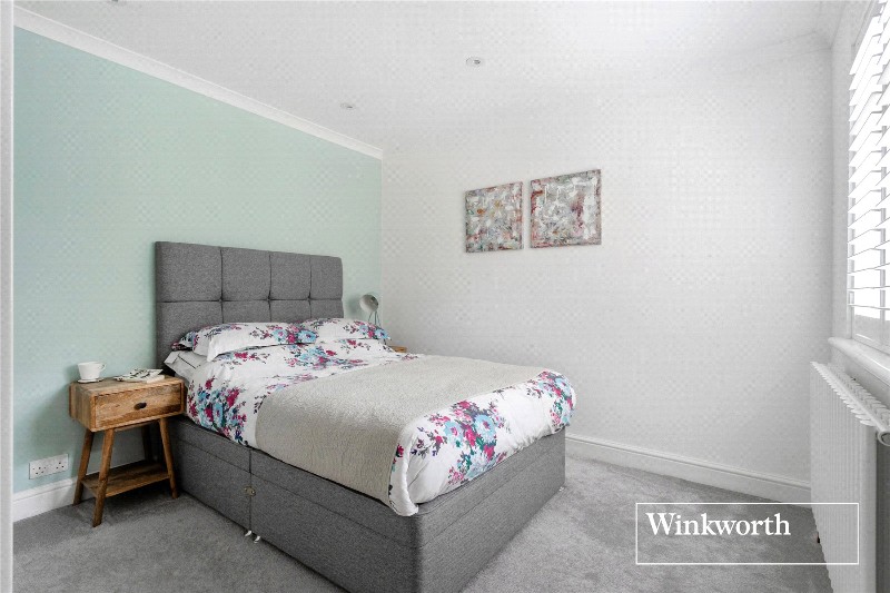 Connaught Road, Barnet, EN5