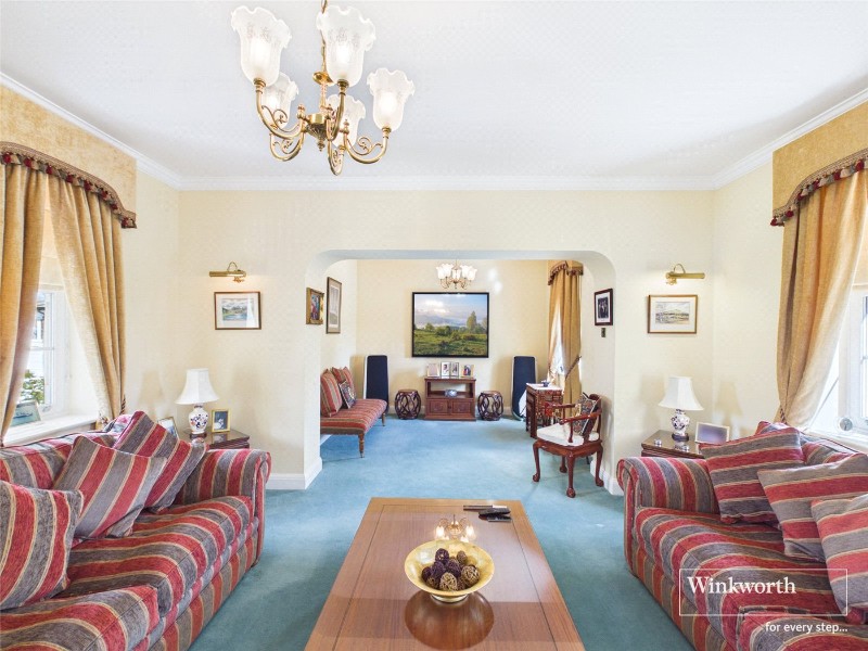 Wayland Close, Bradfield, Reading, Berkshire, RG7