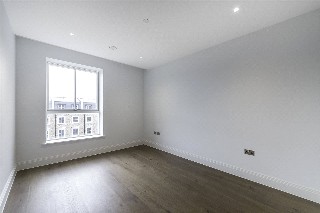 Renaissance Square Apartments, Palladian Gardens, London, W4