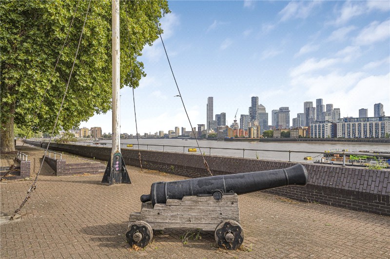 Foreshore, London, SE8