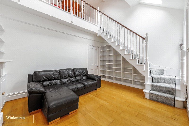 St. Albans Avenue, London, W4