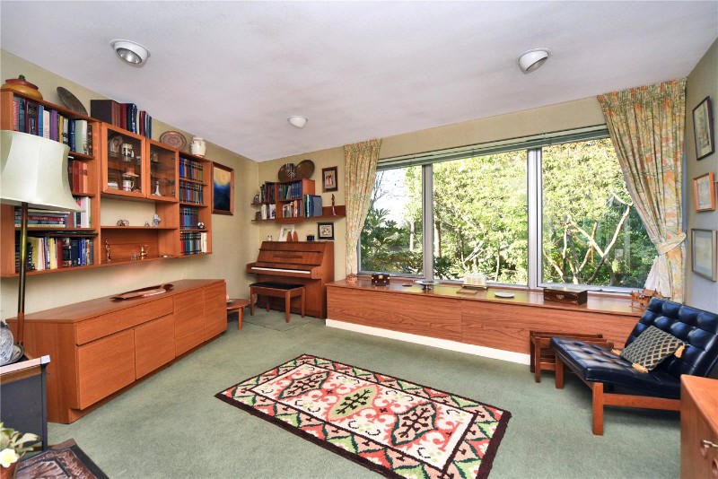 Heights Close, Banstead, Surrey, SM7