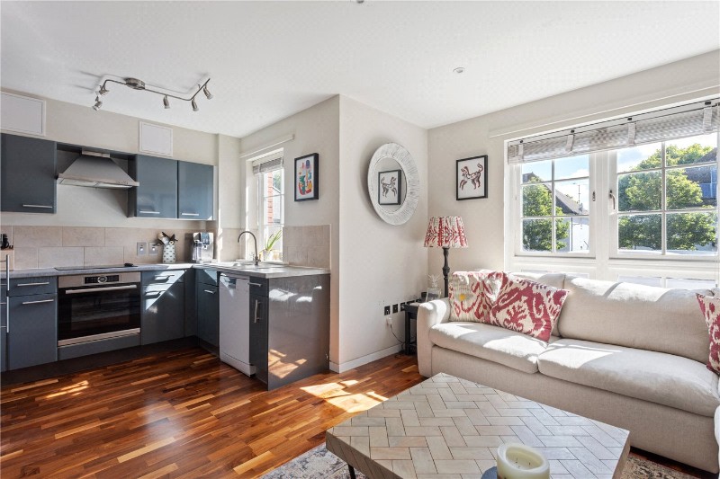 Sutherland Grove, Southfields, SW18
