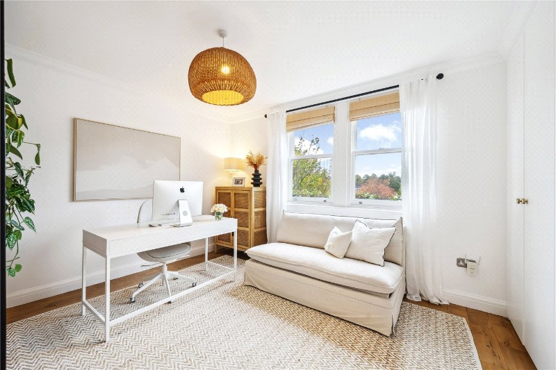 Deronda Road, London, SE24