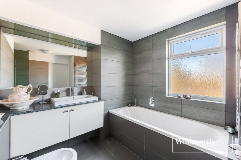 Etchingham Park Road, Finchley, London, N3