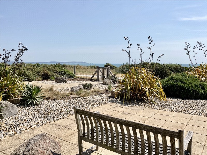 Seascape, 27 Wharncliffe Road, Highcliffe, Dorset, BH23