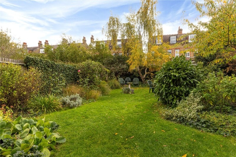 Montolieu Gardens, London, SW15