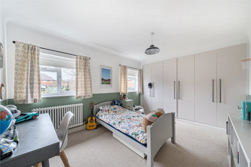 Roman Way, Farnham, Surrey, GU9