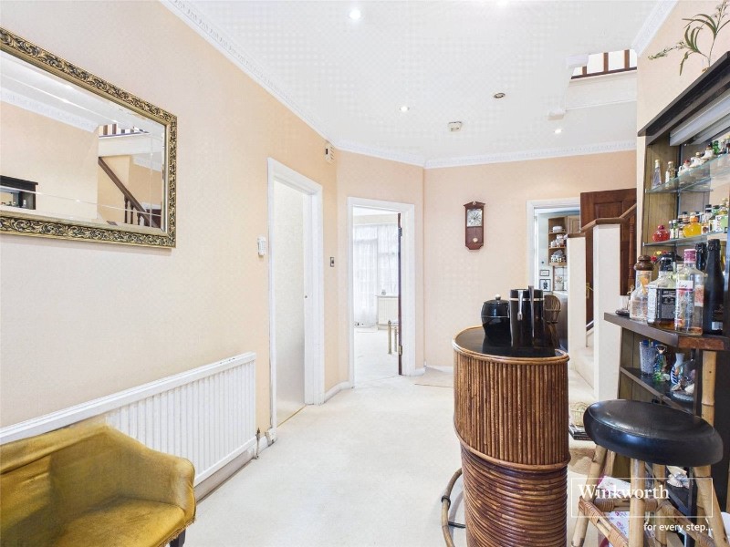 Edgeworth Crescent, Hendon, London, NW4