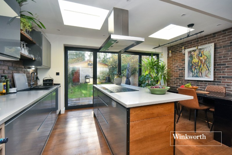 Inveresk Gardens, Worcester Park, KT4