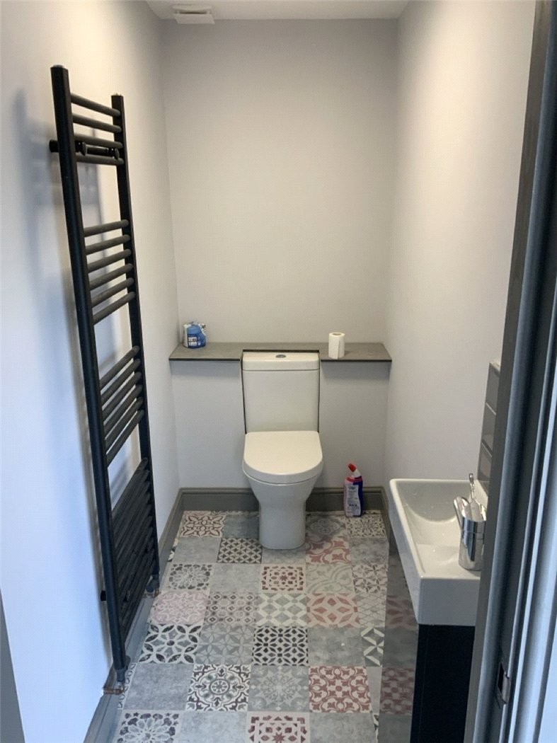 Dollis Drive, Farnham, Surrey, GU9