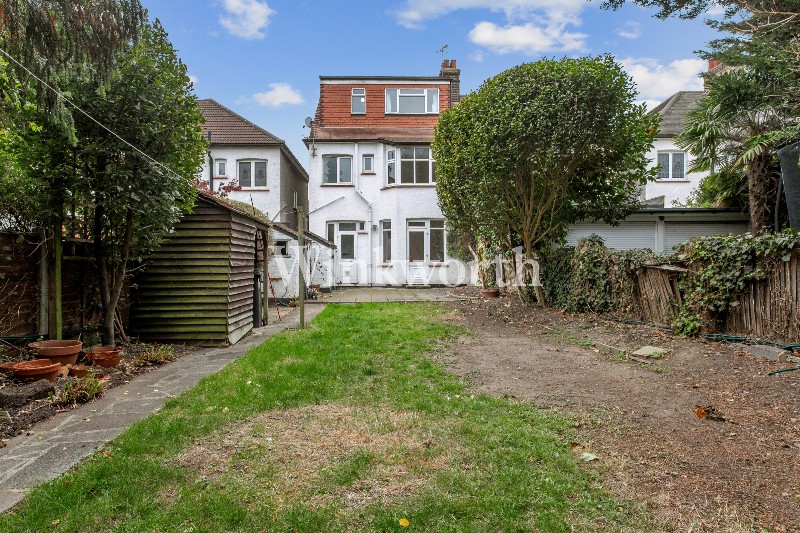 Doveridge Gardens, London, N13