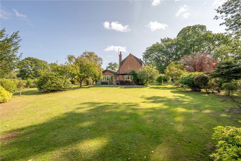 Walnut Hill, Surlingham, Norwich, Norfolk, NR14