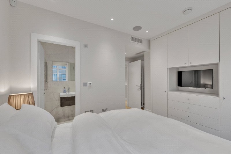 Berkeley Court, Marylebone Road, London, NW1