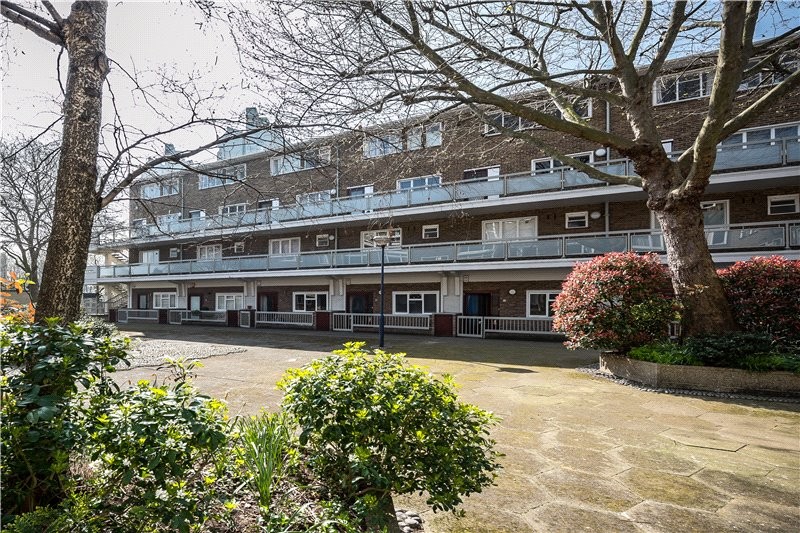 2 bedroom property for sale in Dryden Court, Renfrew Road, Kennington