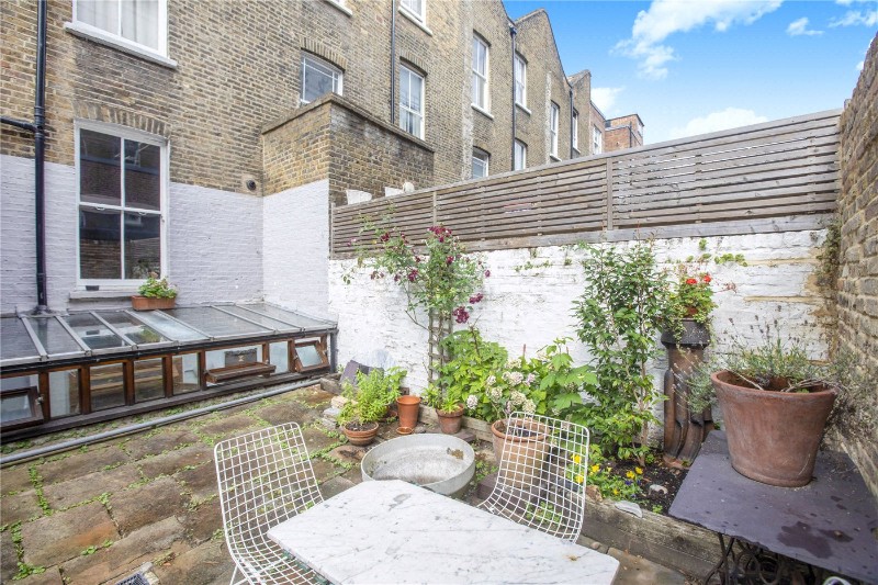 Farringdon Road, London, EC1R