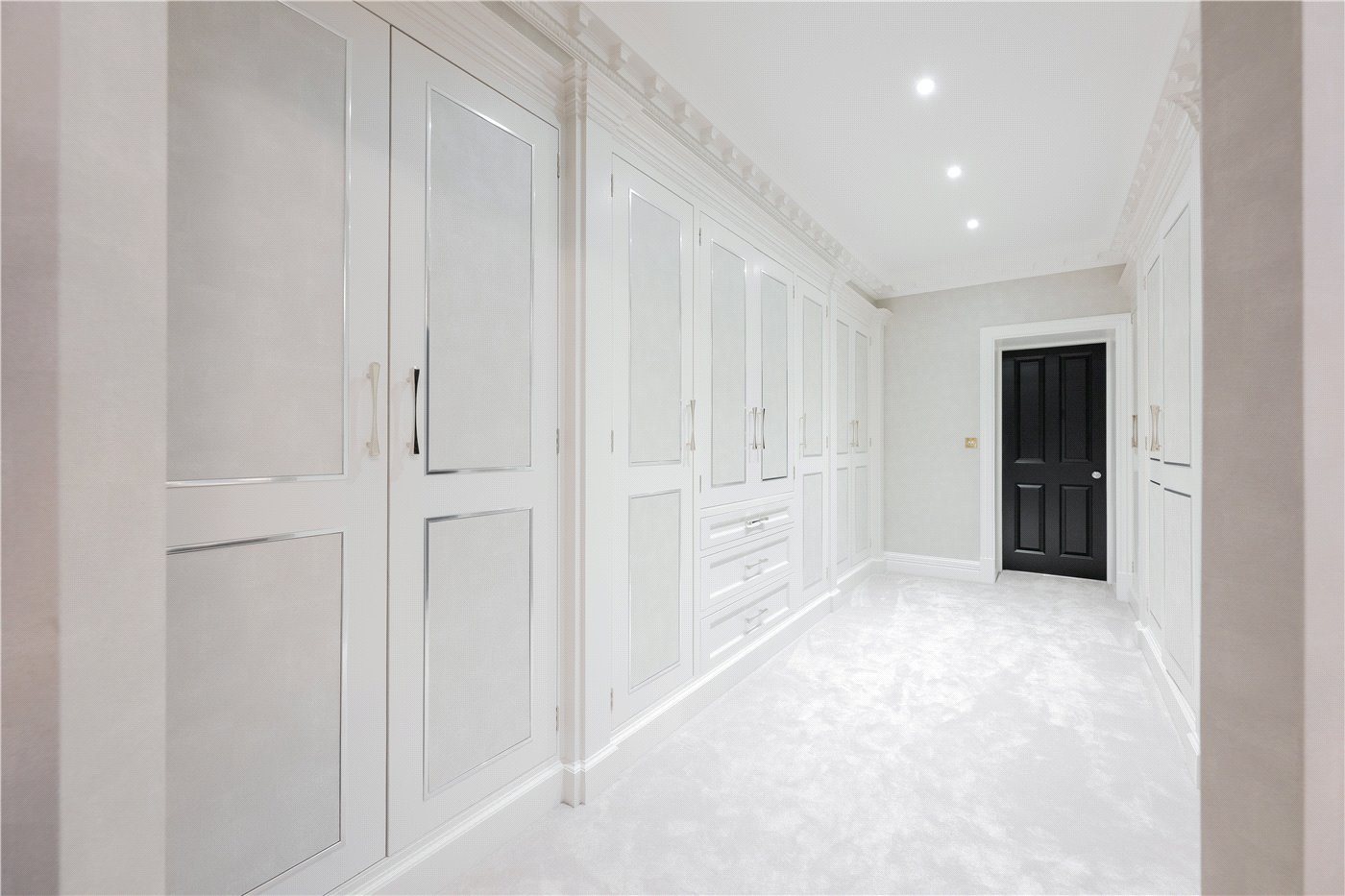 Walk-In Wardrobe