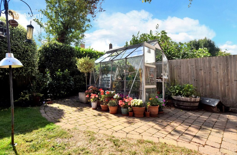 Warren Avenue, Cheam, Sutton, SM2