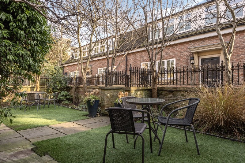Forge Lane, Richmond, TW10