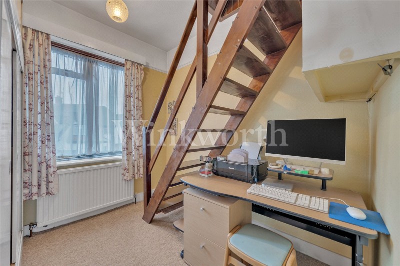 Montpelier Rise, London, NW11